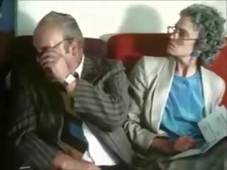 Stewardesses fuck dan menghisap dalam sky foxes 1986 - sebahagian 2 | xhamster