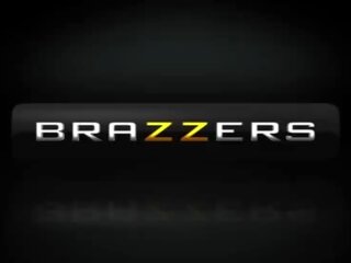 Brazzers - liels bumbulīši pie skola - laizīšana mani uz the locker istaba aina starring keisha pelēks un johnny si