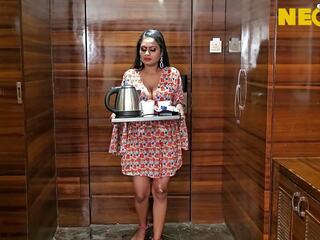 Birichina indiano cameriera hardcore x nominale video con cliente in albergo: ascella grande tette sporco clip