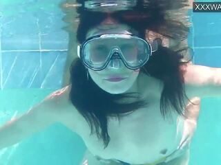 Minnie manga και eduard σπέρμα σε ο κολυμπώντας πισίνα: σεξ βίντεο 72